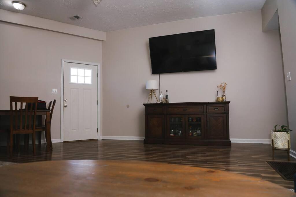 Holiday home Charming Near Churchill Downs *